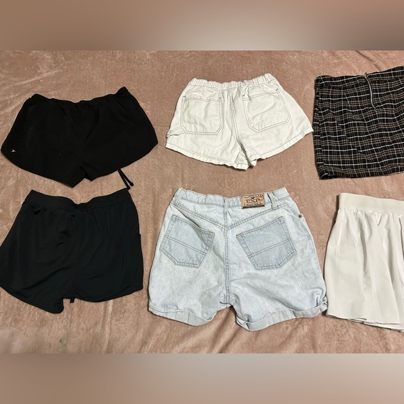 Selling brands Garage, The Hive, Urban Planet, Puma, and shein. - Picture 2 of 12